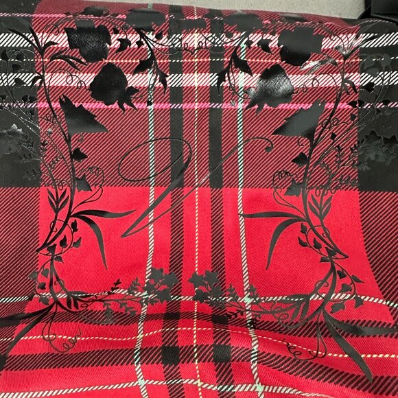Victoria's Secret Plaid Red & Black Tote Bag Spacious Interior Elegant Design - Picture 4 of 7